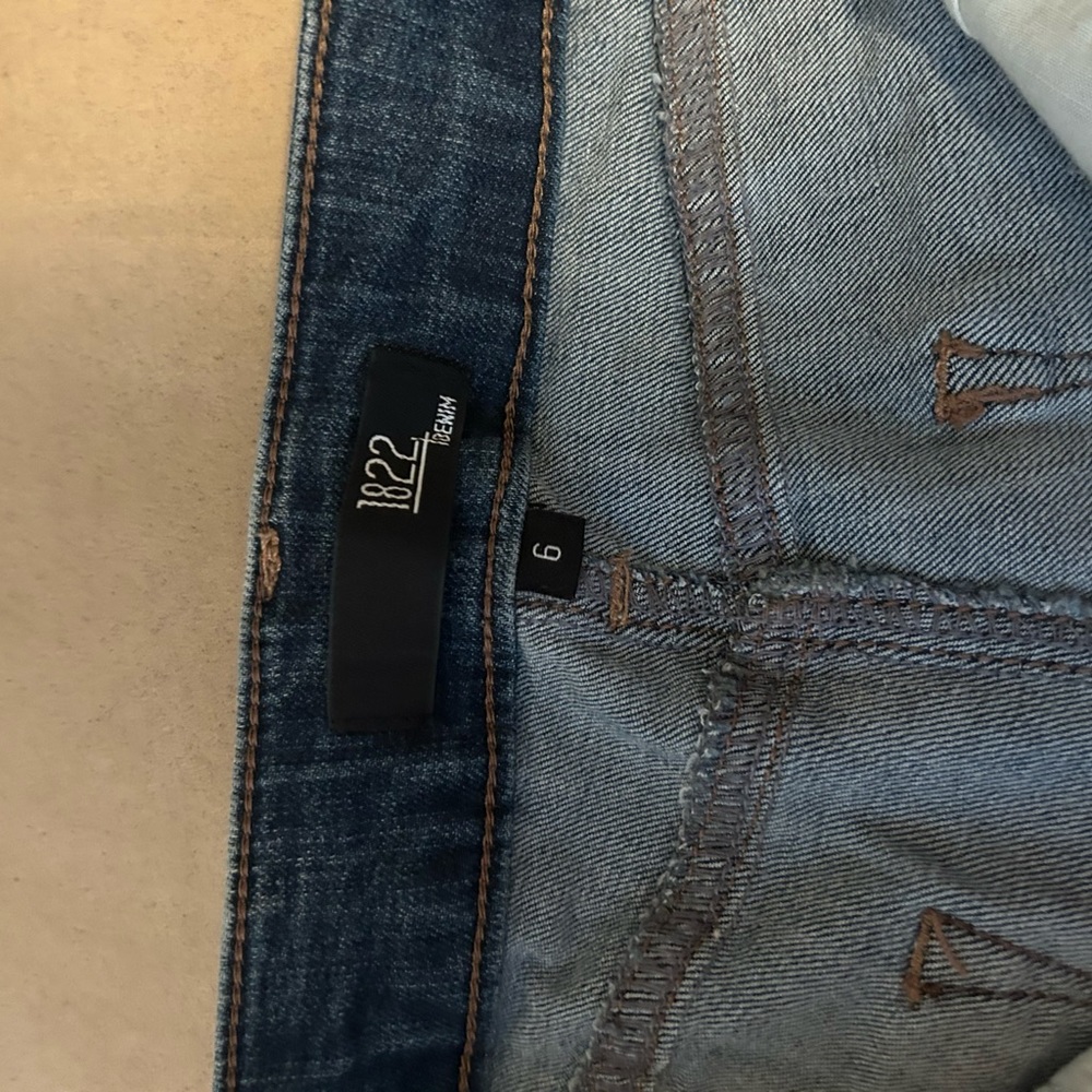 1822 Jeans - Picture 4 of 4
